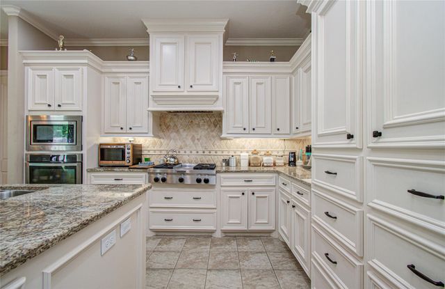 314 Martin Luther King Street S, Ames, TX 77575