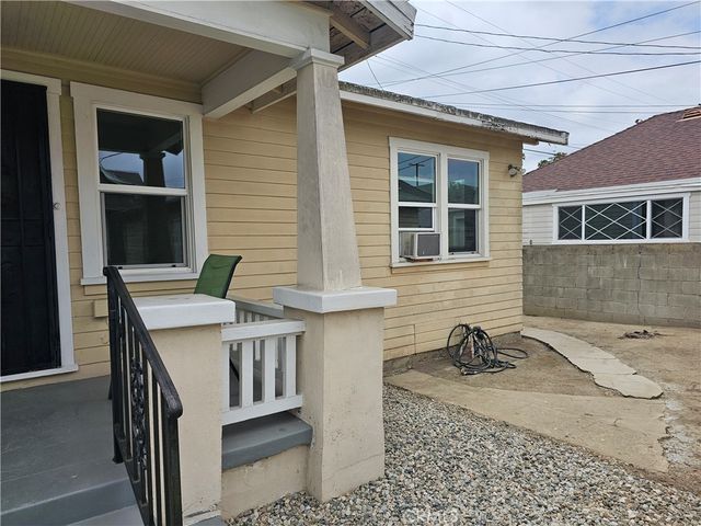 612 W 45th ST, Los Angeles, CA 90037