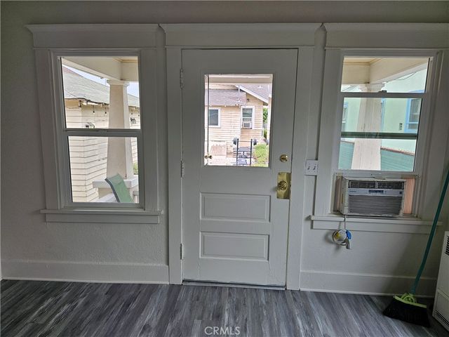 612 W 45th ST, Los Angeles, CA 90037