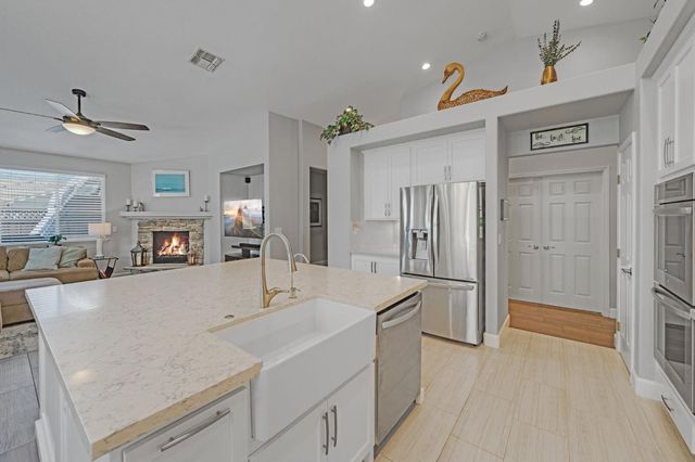 6500 Oscar Cir, Elk Grove, CA 95757