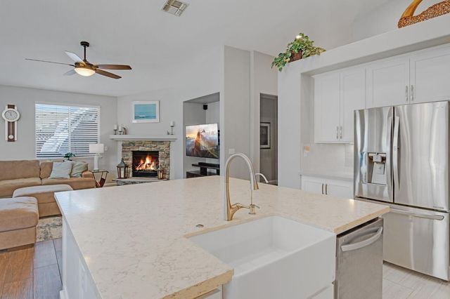 6500 Oscar Cir, Elk Grove, CA 95757