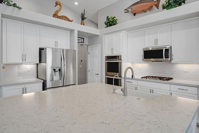 6500 Oscar Cir, Elk Grove, CA 95757