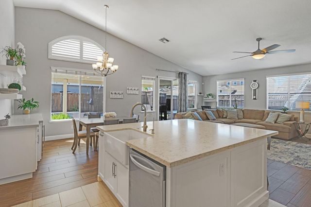 6500 Oscar Cir, Elk Grove, CA 95757