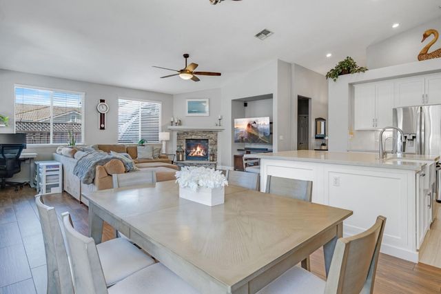6500 Oscar Cir, Elk Grove, CA 95757