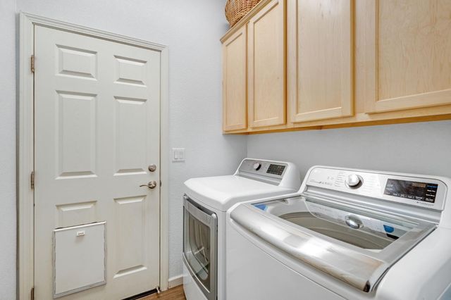 6500 Oscar Cir, Elk Grove, CA 95757