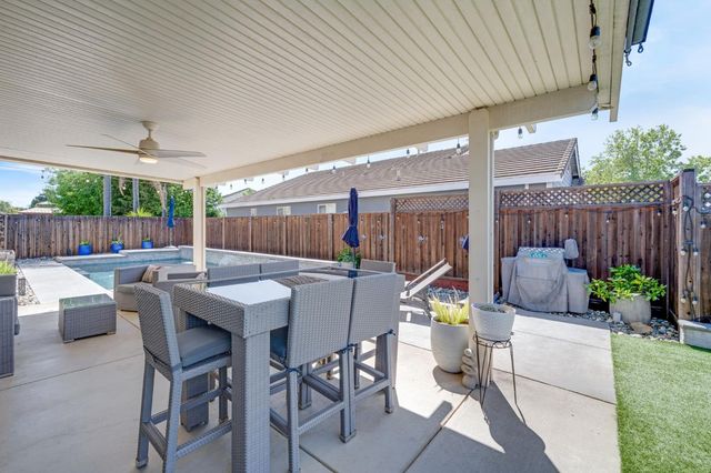 6500 Oscar Cir, Elk Grove, CA 95757