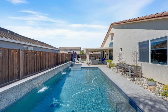 6500 Oscar Cir, Elk Grove, CA 95757