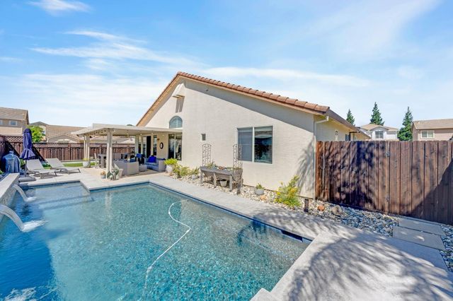 6500 Oscar Cir, Elk Grove, CA 95757
