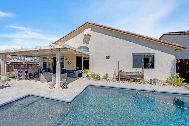 6500 Oscar Cir, Elk Grove, CA 95757