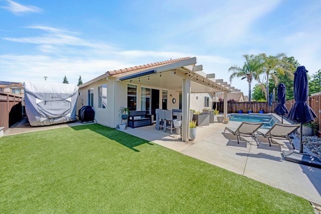 6500 Oscar Cir, Elk Grove, CA 95757