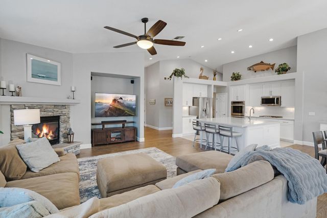 6500 Oscar Cir, Elk Grove, CA 95757