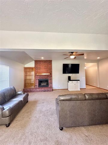 1804 Victoria Place, Edmond, OK 73003