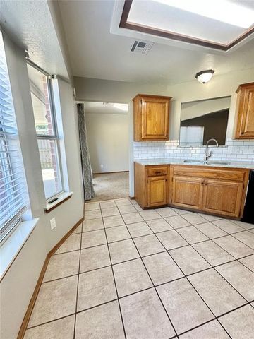 1804 Victoria Place, Edmond, OK 73003