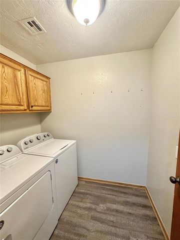 1804 Victoria Place, Edmond, OK 73003
