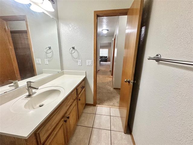 1804 Victoria Place, Edmond, OK 73003
