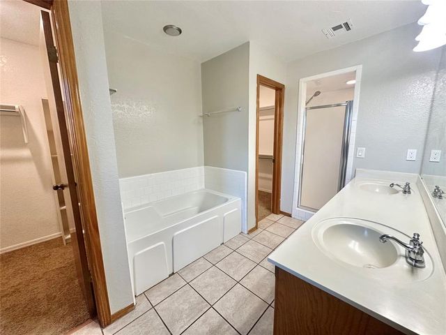 1804 Victoria Place, Edmond, OK 73003