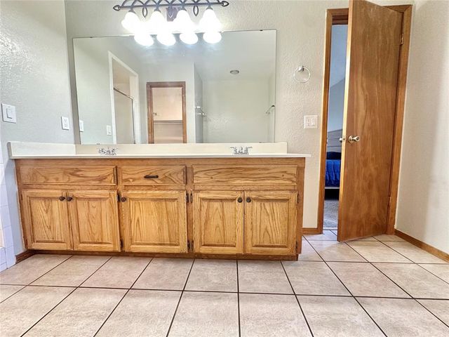 1804 Victoria Place, Edmond, OK 73003