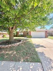 1804 Victoria Place, Edmond, OK 73003