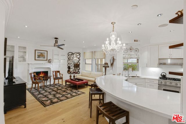 850 N Croft Avenue 103, West Hollywood, CA 90069