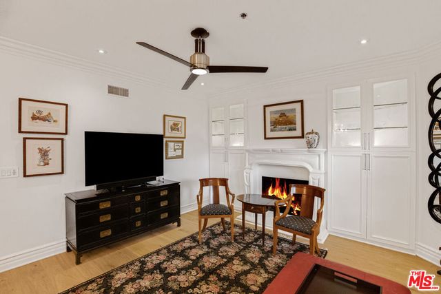 850 N Croft Avenue 103, West Hollywood, CA 90069