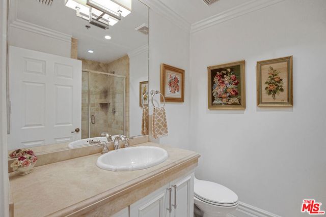 850 N Croft Avenue 103, West Hollywood, CA 90069