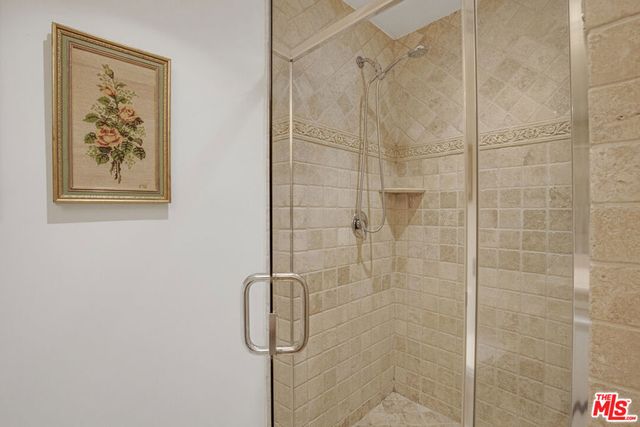 850 N Croft Avenue 103, West Hollywood, CA 90069
