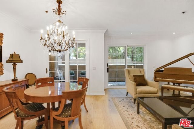 850 N Croft Avenue 103, West Hollywood, CA 90069