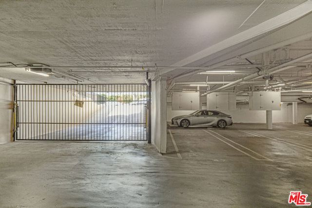 850 N Croft Avenue 103, West Hollywood, CA 90069