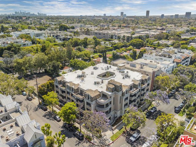 850 N Croft Avenue 103, West Hollywood, CA 90069