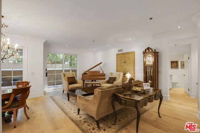850 N Croft Avenue 103, West Hollywood, CA 90069