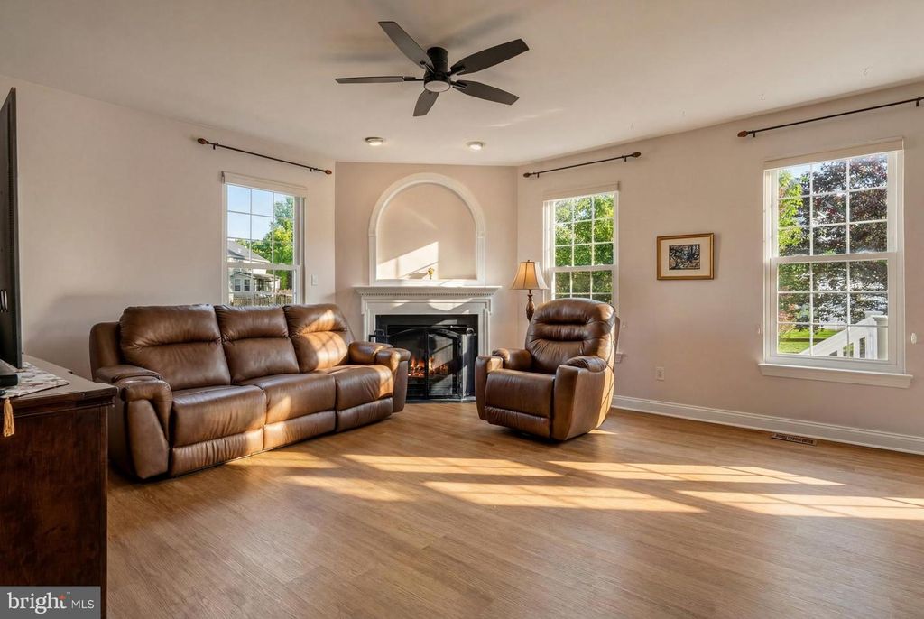 Image 12 of property listing at 18528 DENHIGH CIR, Olney, MD 20832