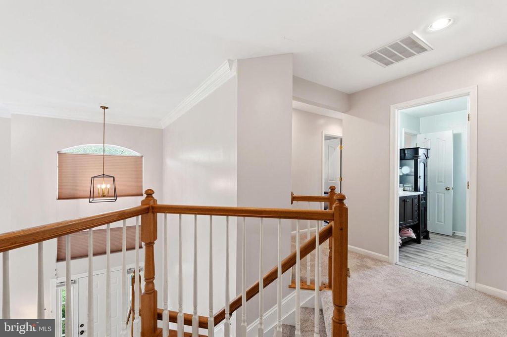 Image 16 of property listing at 18528 DENHIGH CIR, Olney, MD 20832