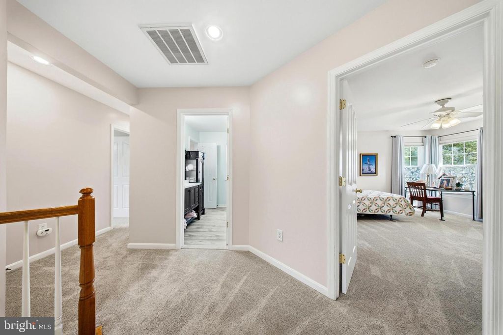 Image 17 of property listing at 18528 DENHIGH CIR, Olney, MD 20832