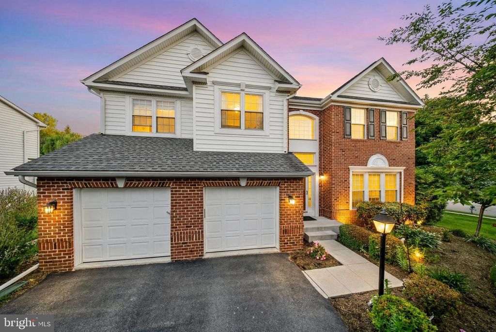 Image 2 of property listing at 18528 DENHIGH CIR, Olney, MD 20832