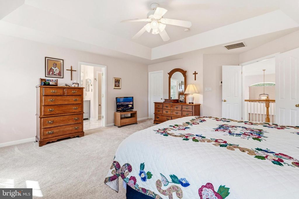 Image 24 of property listing at 18528 DENHIGH CIR, Olney, MD 20832