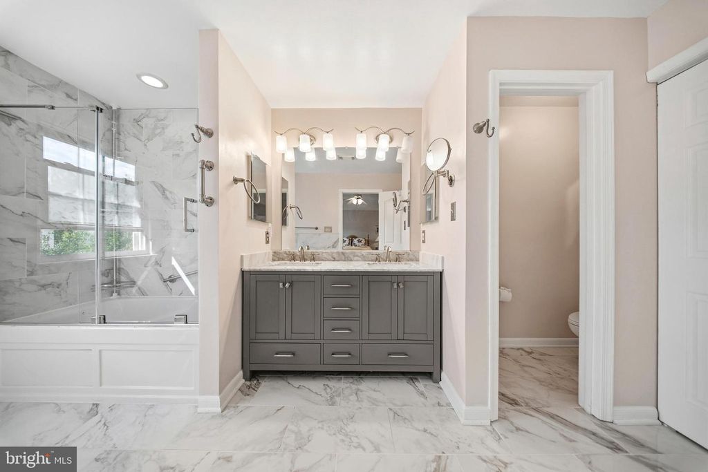 Image 25 of property listing at 18528 DENHIGH CIR, Olney, MD 20832
