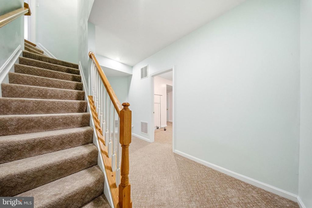 Image 28 of property listing at 18528 DENHIGH CIR, Olney, MD 20832