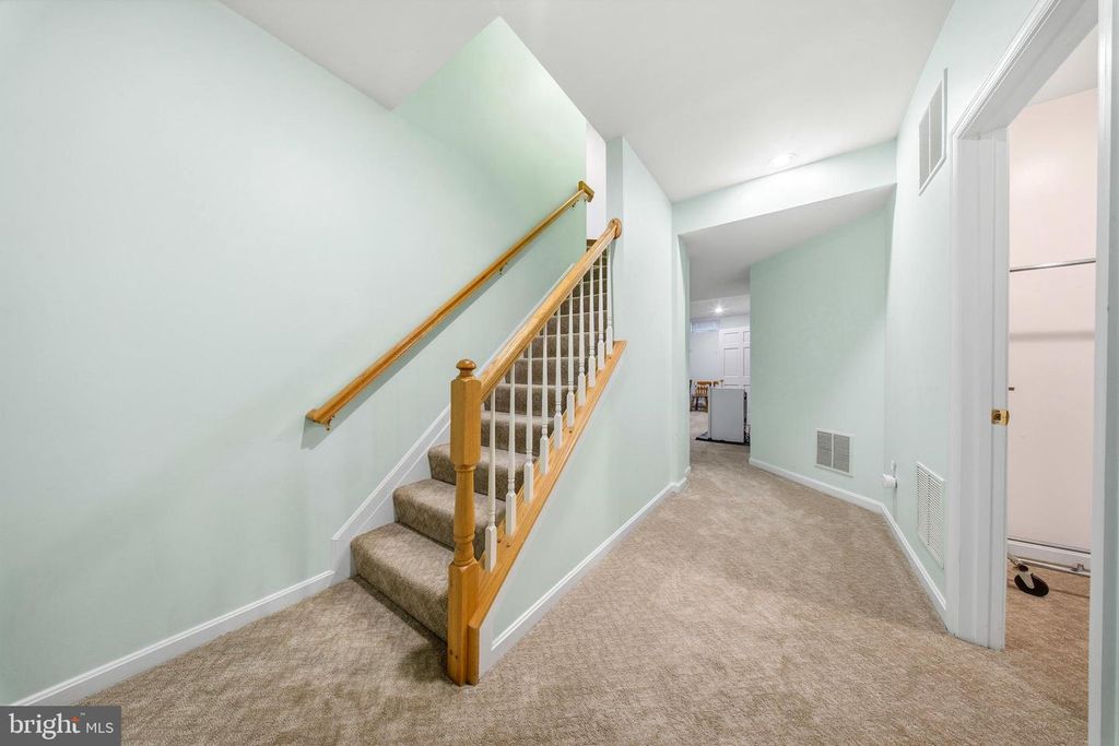 Image 29 of property listing at 18528 DENHIGH CIR, Olney, MD 20832