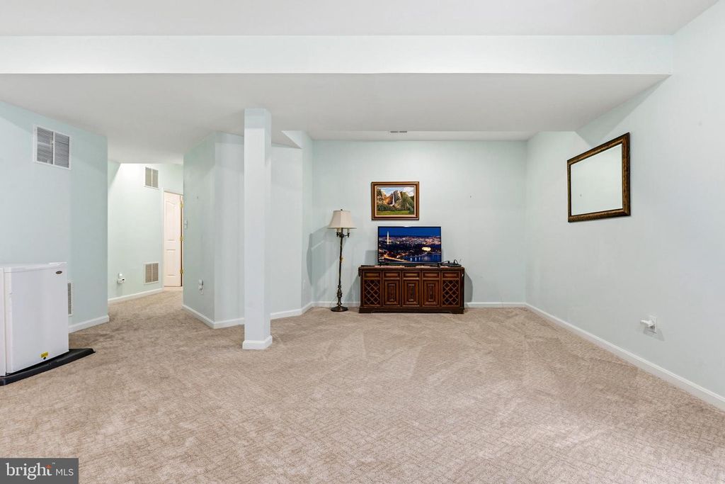 Image 30 of property listing at 18528 DENHIGH CIR, Olney, MD 20832