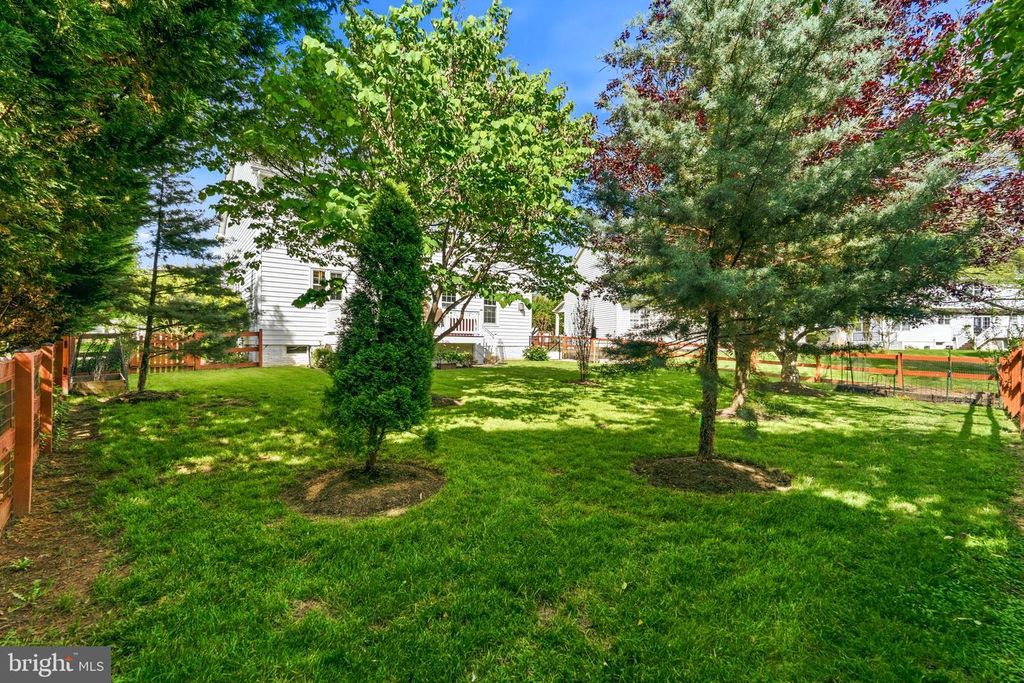 Image 38 of property listing at 18528 DENHIGH CIR, Olney, MD 20832