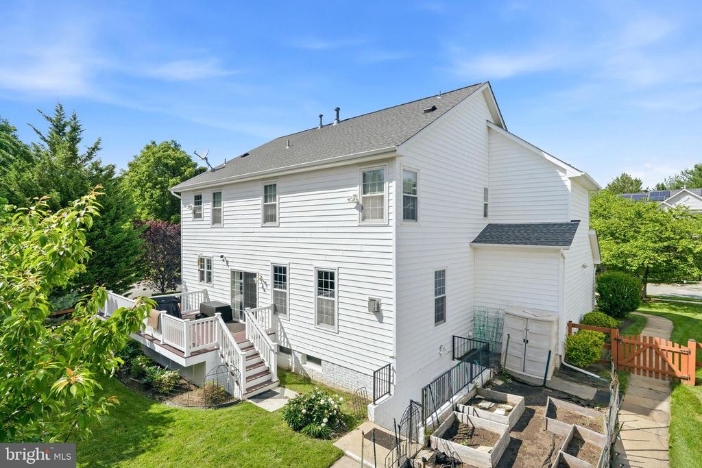 Image 46 of property listing at 18528 DENHIGH CIR, Olney, MD 20832