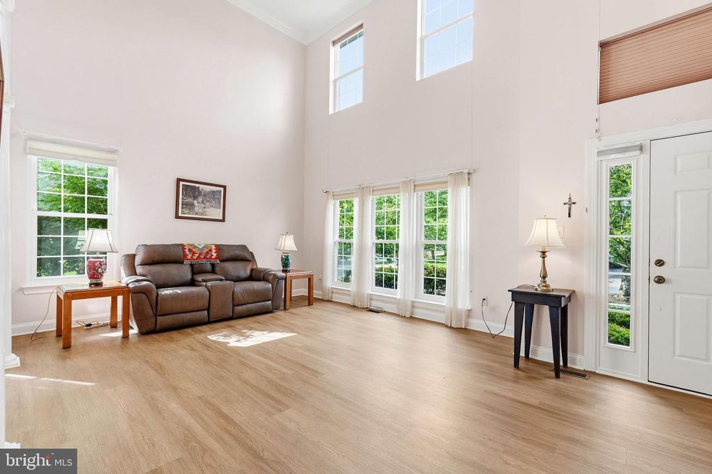 Image 6 of property listing at 18528 DENHIGH CIR, Olney, MD 20832