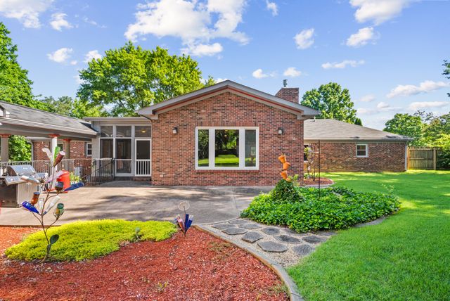 1206 Holly Hill Dr, Franklin, TN 37064