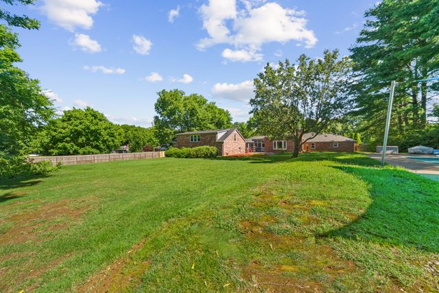 1206 Holly Hill Dr, Franklin, TN 37064