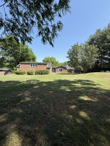 1206 Holly Hill Dr, Franklin, TN 37064