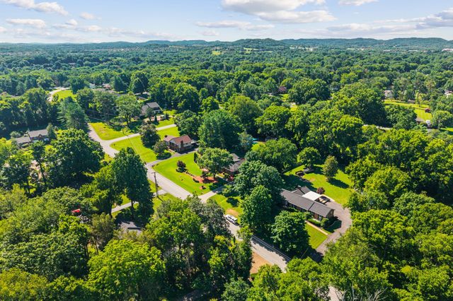 1206 Holly Hill Dr, Franklin, TN 37064