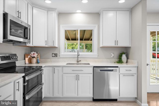 1208 E IBERIA RD, Sterling, VA 20164