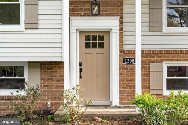 1208 E IBERIA RD, Sterling, VA 20164