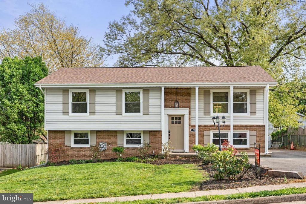 1208 E IBERIA RD, Sterling, VA 20164