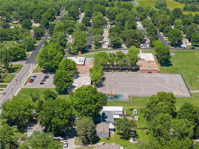 1415 N High Street, Independence, MO 64050
